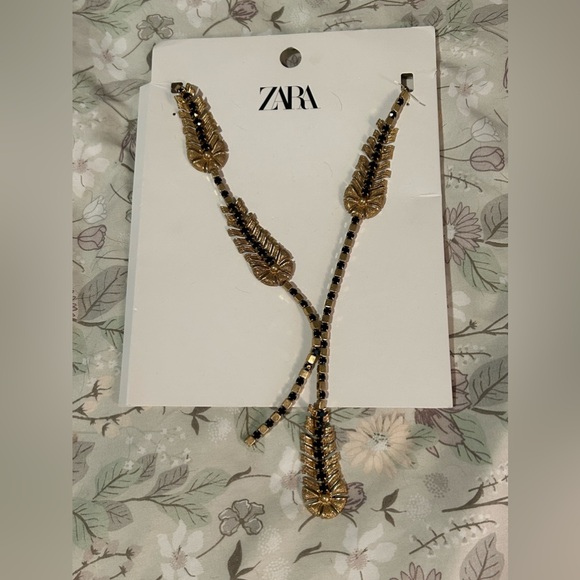 Zara Gold Feather Necklace - Picture 4 of 4